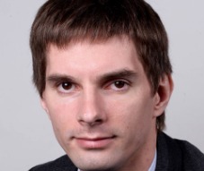 <header>Сергей Аннушкин</header><p>Финансовый аналитик,  Svoy.tech</p>